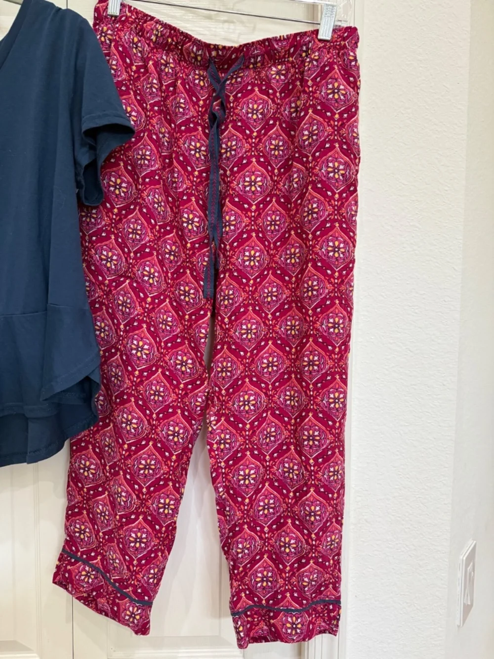 NWOT Gillian & O’Malley pajama set, size medium